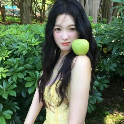 小资女孩向前冲